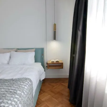 Grey By Skg * Tessalónica