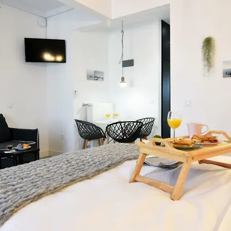 Grey By Skg Apartment Thessaloniki